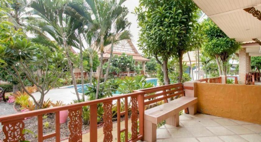 Hotel Capital O961 Baan Dow Chompoo