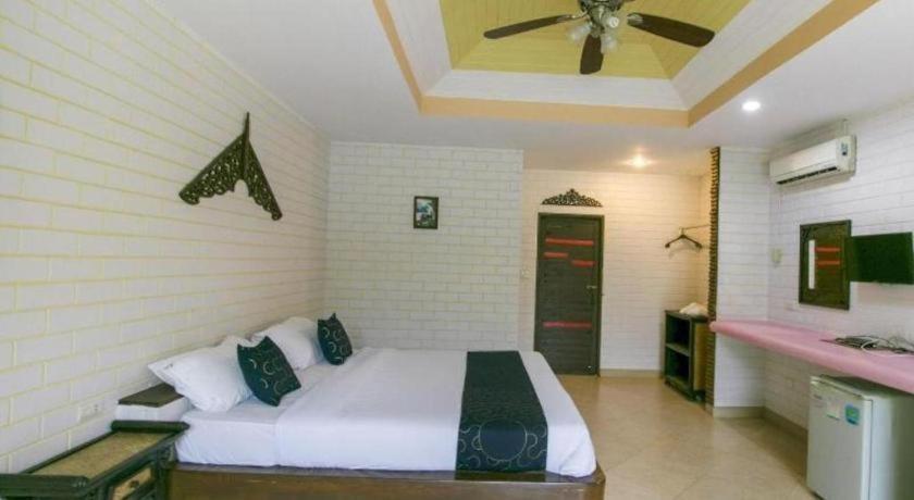 Hotel Capital O961 Baan Dow Chompoo Hua Hin