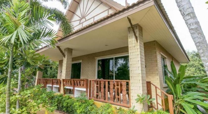 Capital O961 Baan Dow Chompoo 2* Hua Hin