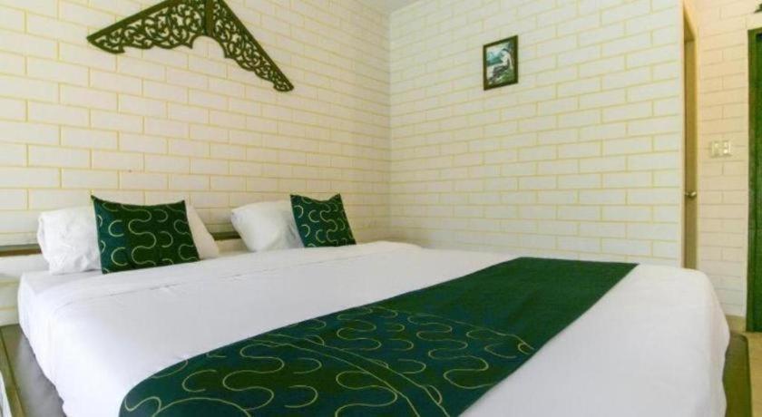 Capital O961 Baan Dow Chompoo 2* Hua Hin